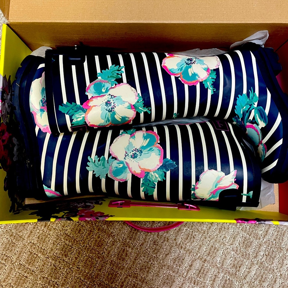 Joules Wellies Navy floral strip Like new, in box